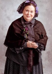 trish-clark-as-mary-todd-lincoln